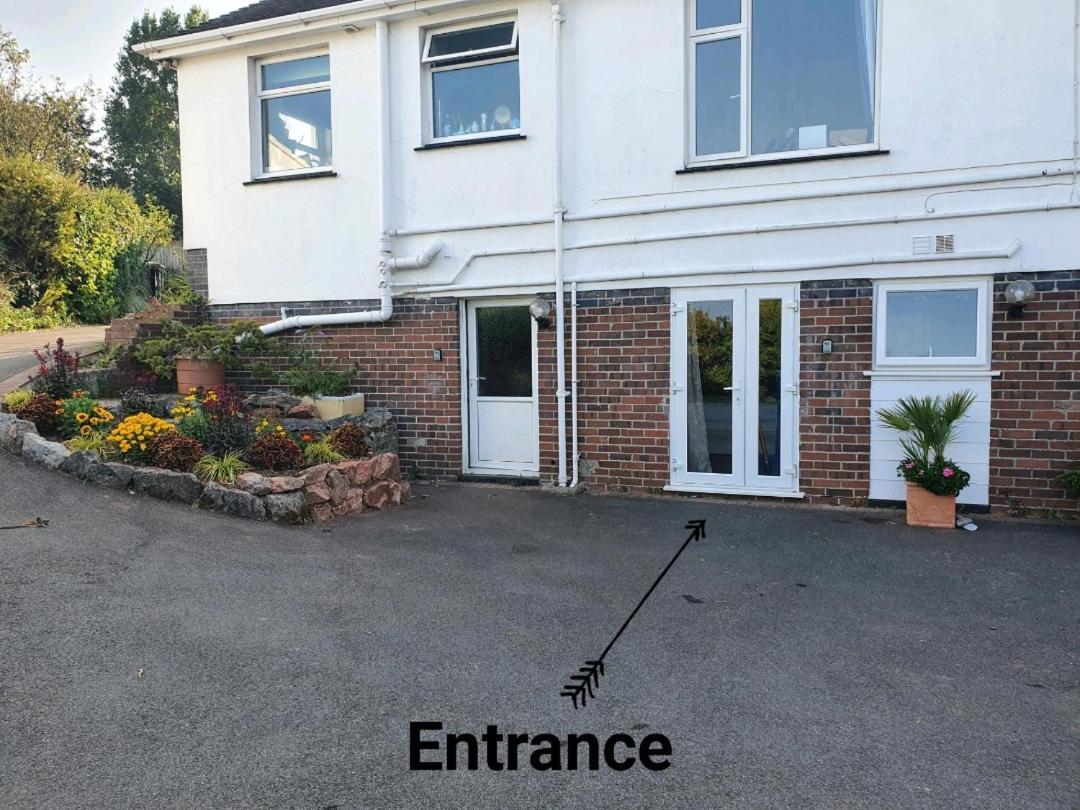 Lovely Private Studio Room With Own Kitchen And Bathroom. Set In The Popular Area Of Shiphay In Torquay And Only A Short Walk From Torbay Hospital Екстериор снимка