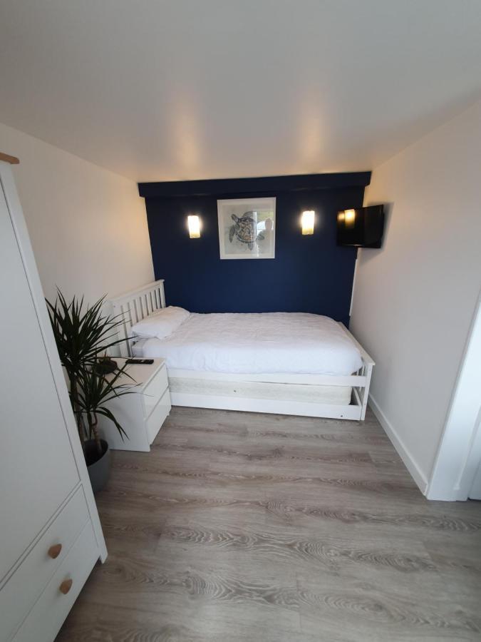 Lovely Private Studio Room With Own Kitchen And Bathroom. Set In The Popular Area Of Shiphay In Torquay And Only A Short Walk From Torbay Hospital Екстериор снимка