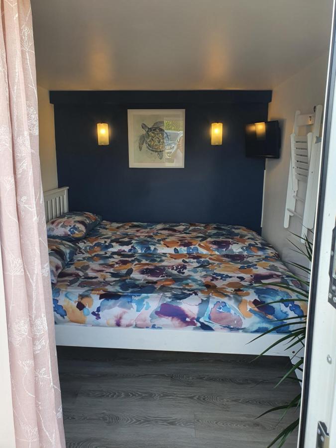 Lovely Private Studio Room With Own Kitchen And Bathroom. Set In The Popular Area Of Shiphay In Torquay And Only A Short Walk From Torbay Hospital Екстериор снимка