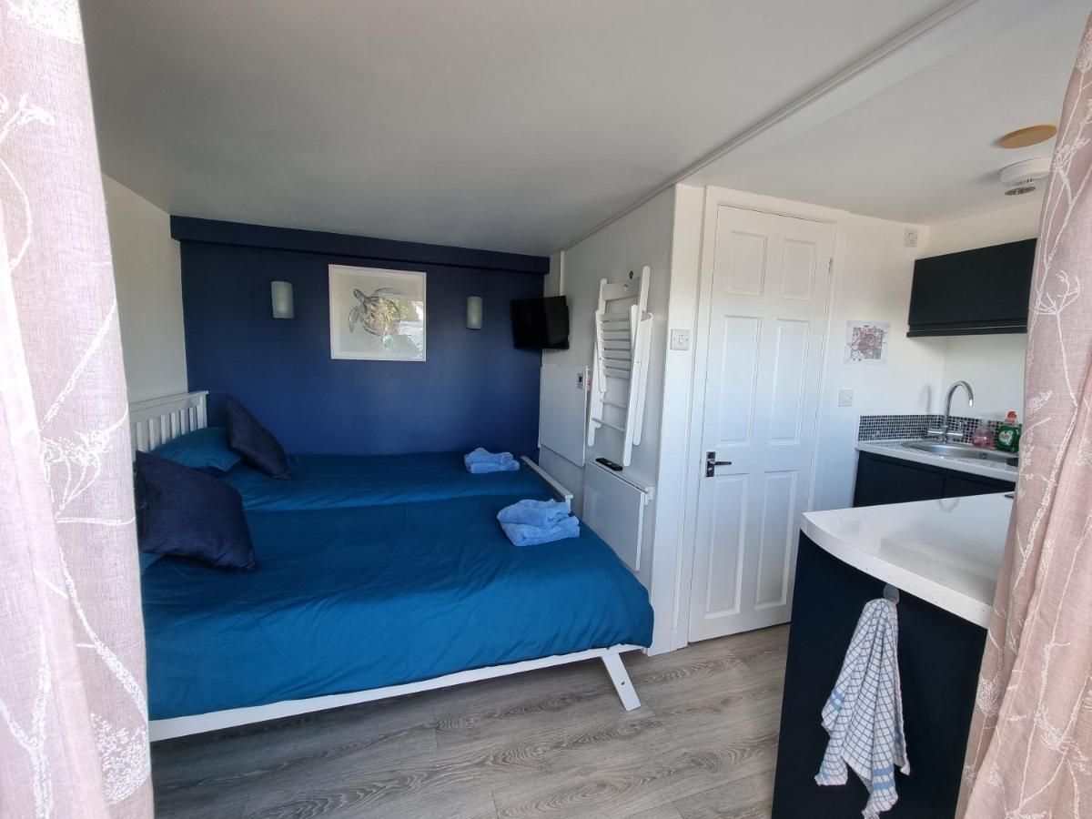 Lovely Private Studio Room With Own Kitchen And Bathroom. Set In The Popular Area Of Shiphay In Torquay And Only A Short Walk From Torbay Hospital Екстериор снимка