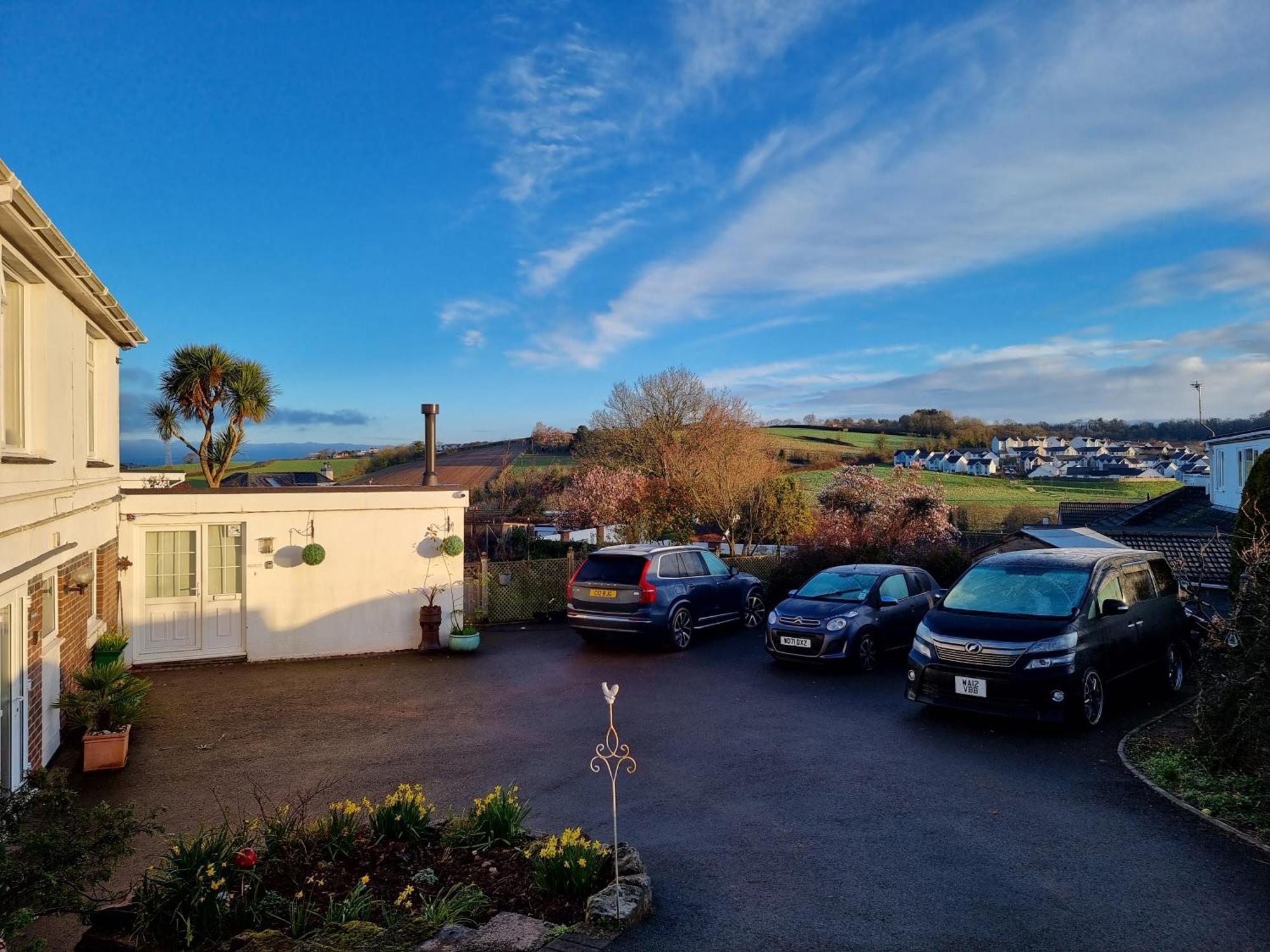 Lovely Private Studio Room With Own Kitchen And Bathroom. Set In The Popular Area Of Shiphay In Torquay And Only A Short Walk From Torbay Hospital Екстериор снимка